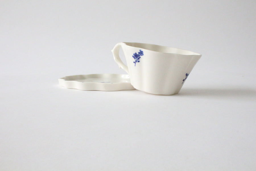 Blue Flower-Yonca Beyaz Kahve Fincan & Tabağı